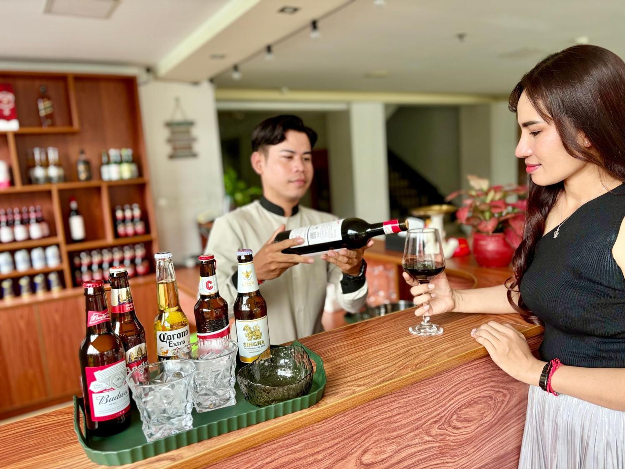 City Comfort Hotel Phnom Penh Airport Exterior photo